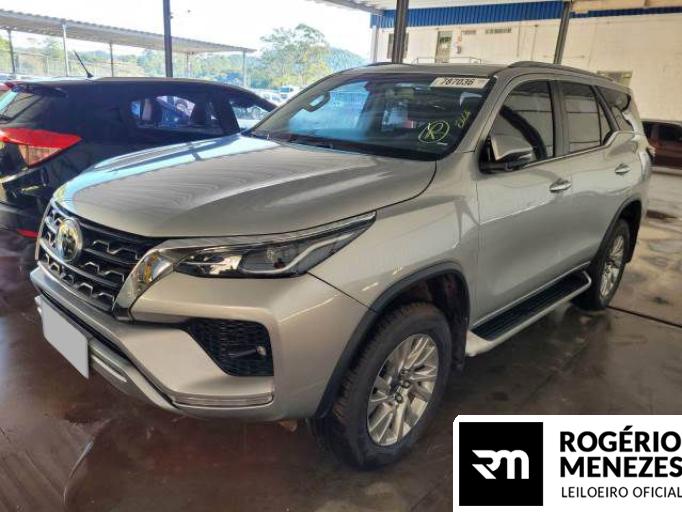 TOYOTA HILUX SW4 21/21