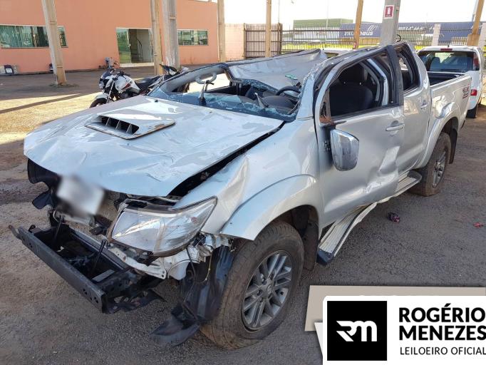 TOYOTA HILUX CD 14/14