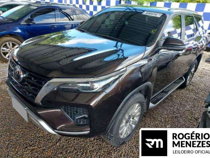 TOYOTA HILUX SW4 21/21